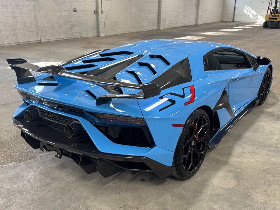 2020 LAMBORGHINI AVENTADOR