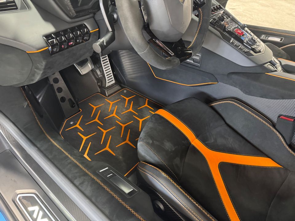 2020 LAMBORGHINI AVENTADOR
