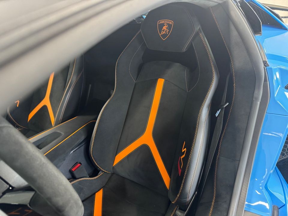 2020 LAMBORGHINI AVENTADOR