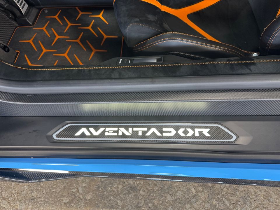 2020 LAMBORGHINI AVENTADOR