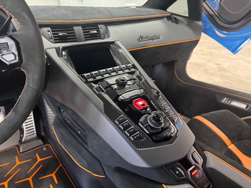 2020 LAMBORGHINI AVENTADOR