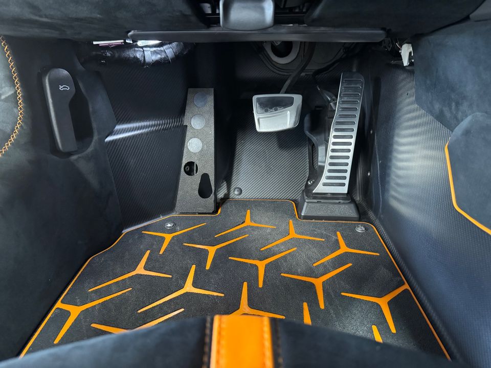 2020 LAMBORGHINI AVENTADOR