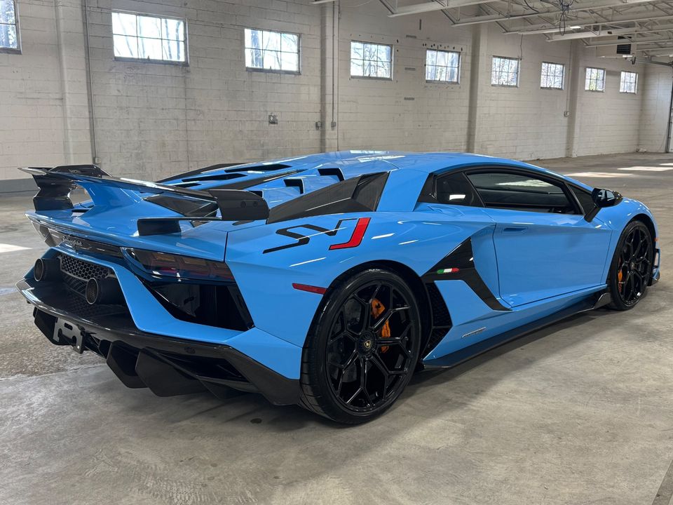 2020 LAMBORGHINI AVENTADOR