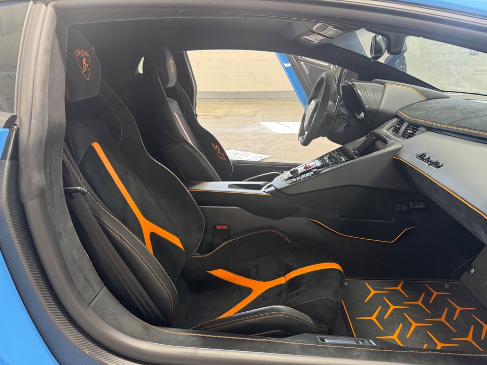 2020 LAMBORGHINI AVENTADOR