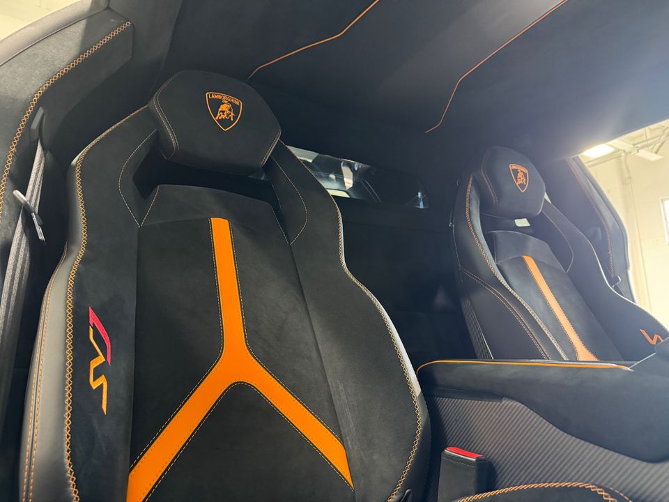 2020 LAMBORGHINI AVENTADOR