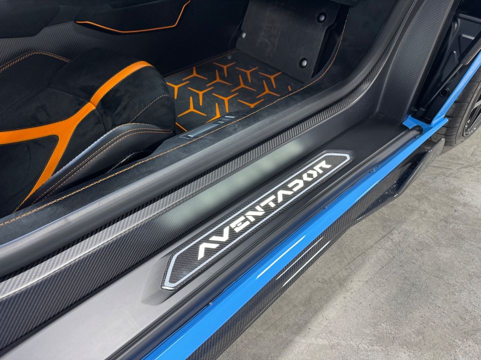2020 LAMBORGHINI AVENTADOR
