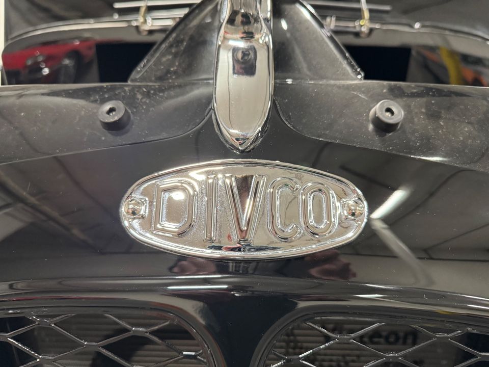 1964 DIVCO MILK TRUCK