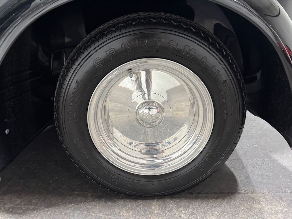 1964 DIVCO MILK TRUCK