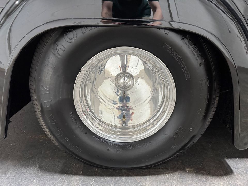 1964 DIVCO MILK TRUCK