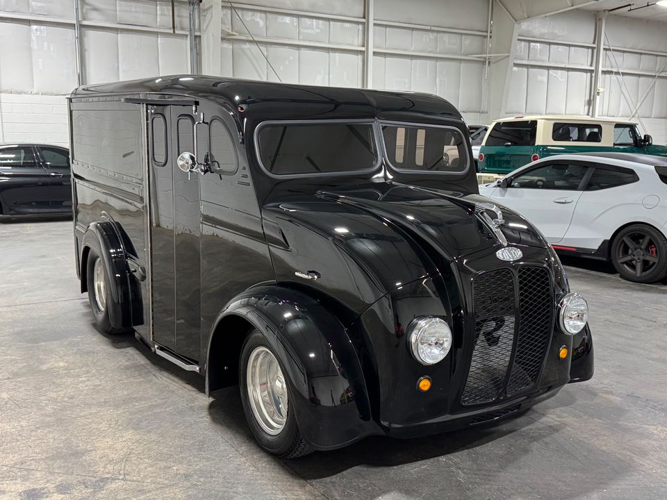 1964 DIVCO MILK TRUCK