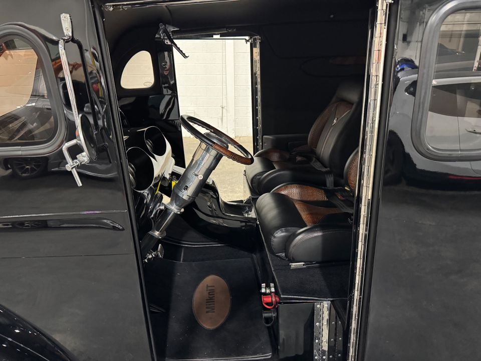 1964 DIVCO MILK TRUCK