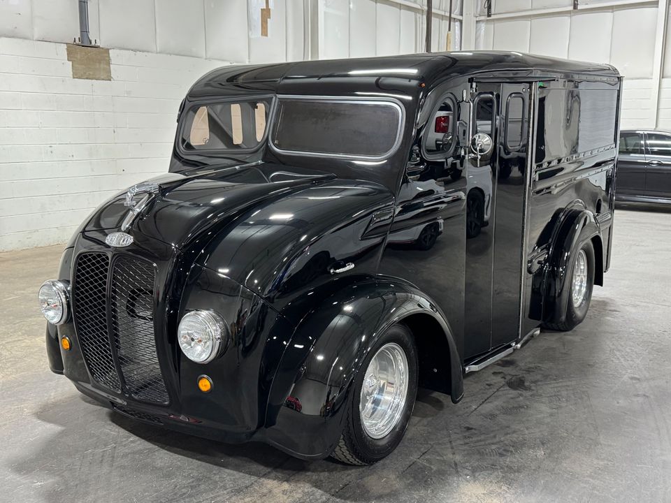 1964 DIVCO MILK TRUCK