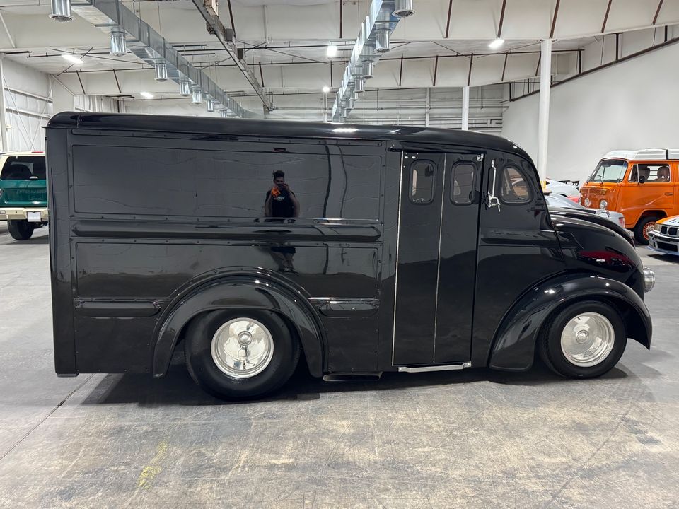 1964 DIVCO MILK TRUCK