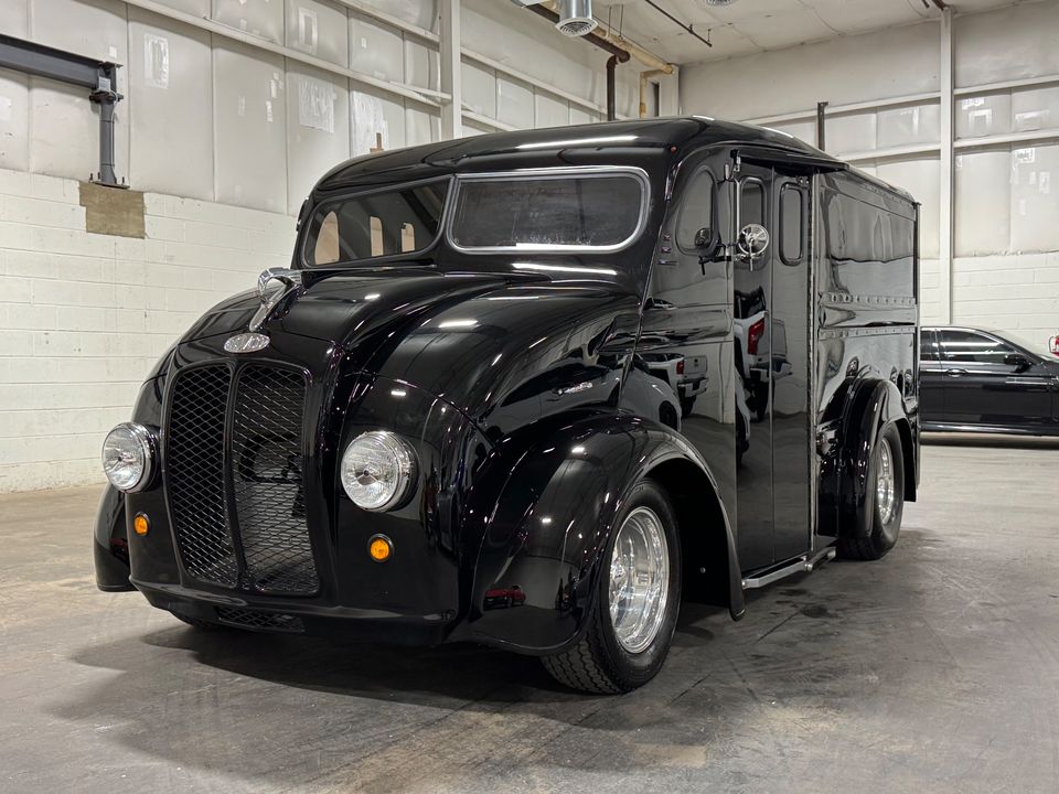 1964 DIVCO MILK TRUCK