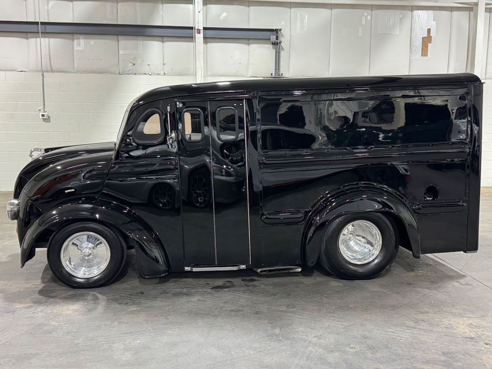 1964 DIVCO MILK TRUCK