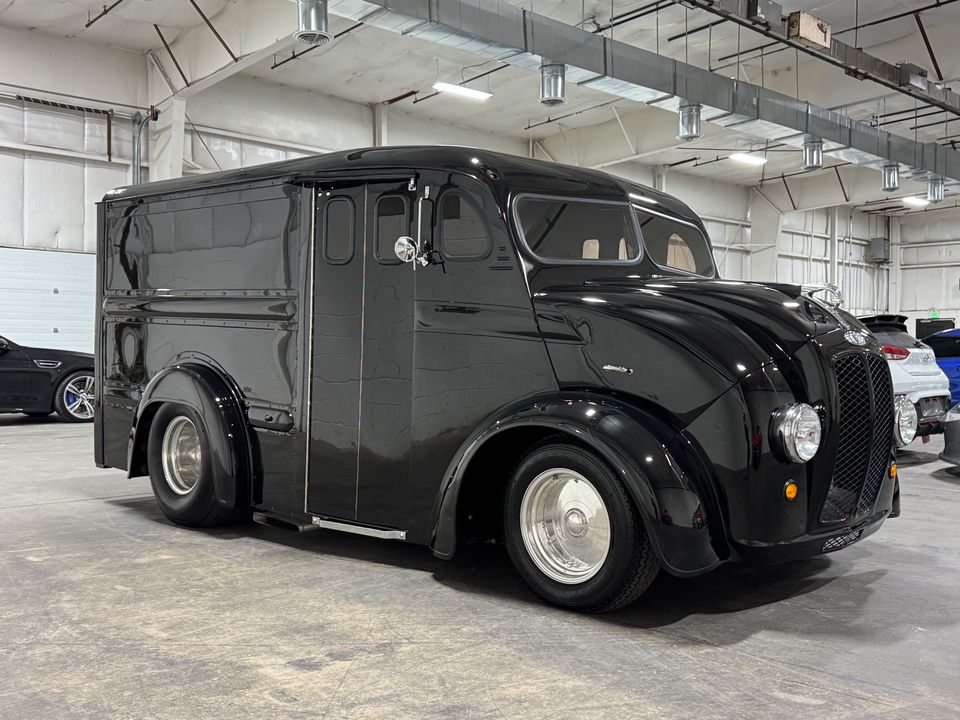 1964 DIVCO MILK TRUCK