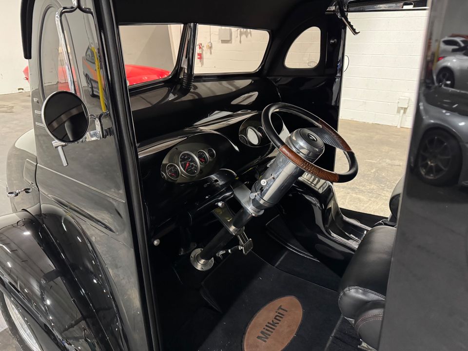1964 DIVCO MILK TRUCK