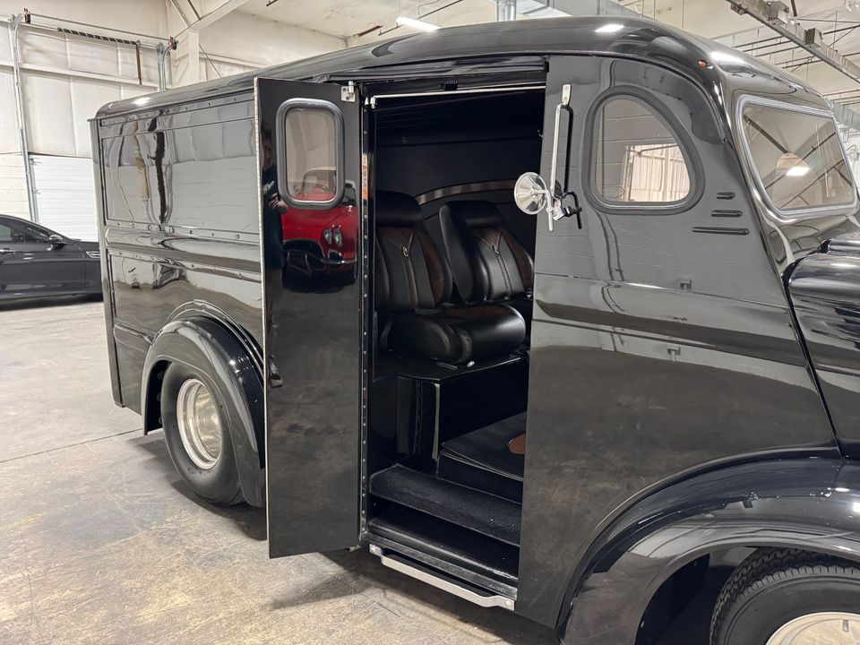 1964 DIVCO MILK TRUCK