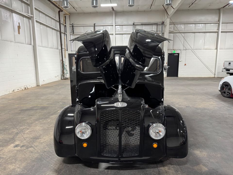1964 DIVCO MILK TRUCK