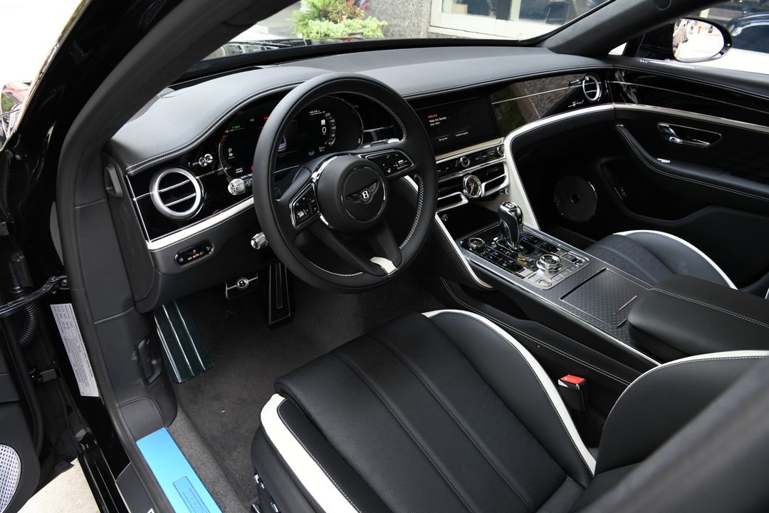 2025 Bentley Flying Spur