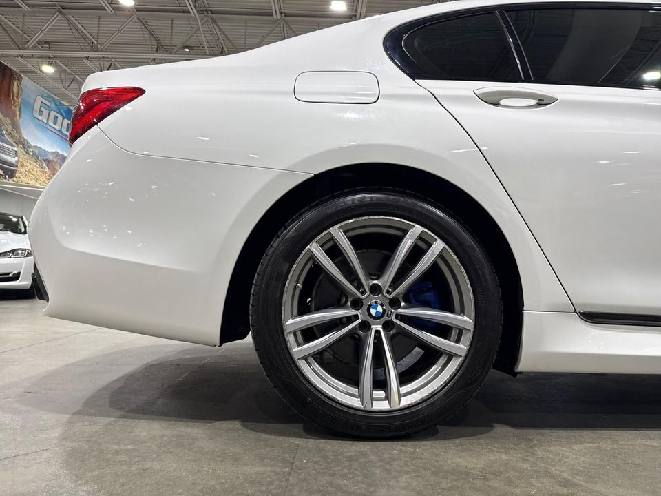2016 BMW 750i