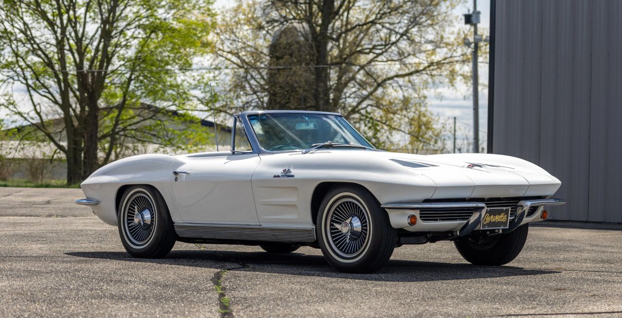 1963 CHEVROLET CORVETTE