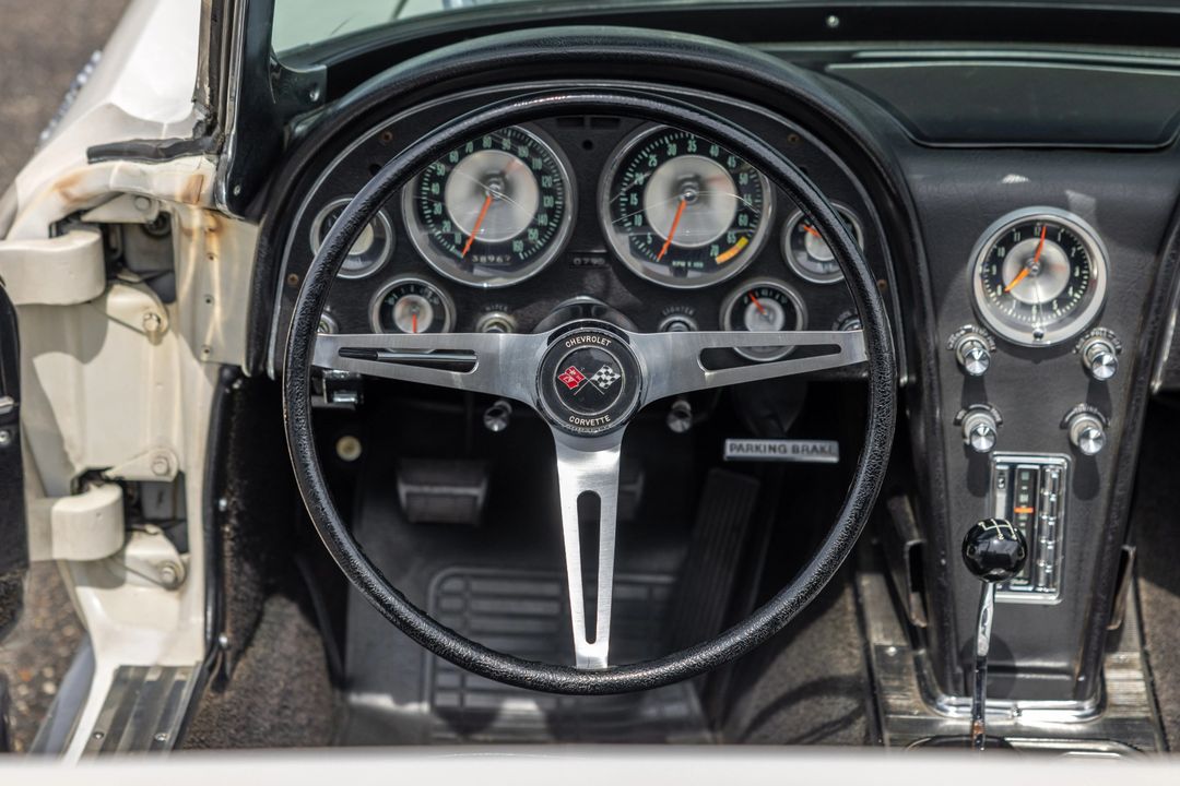 1963 CHEVROLET CORVETTE