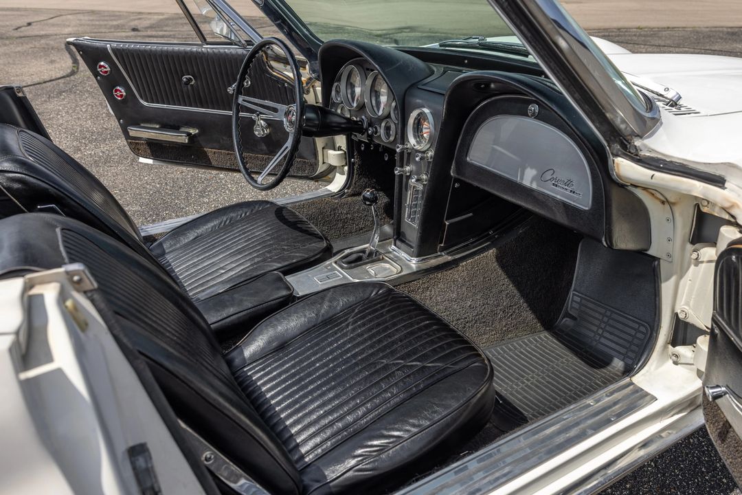 1963 CHEVROLET CORVETTE