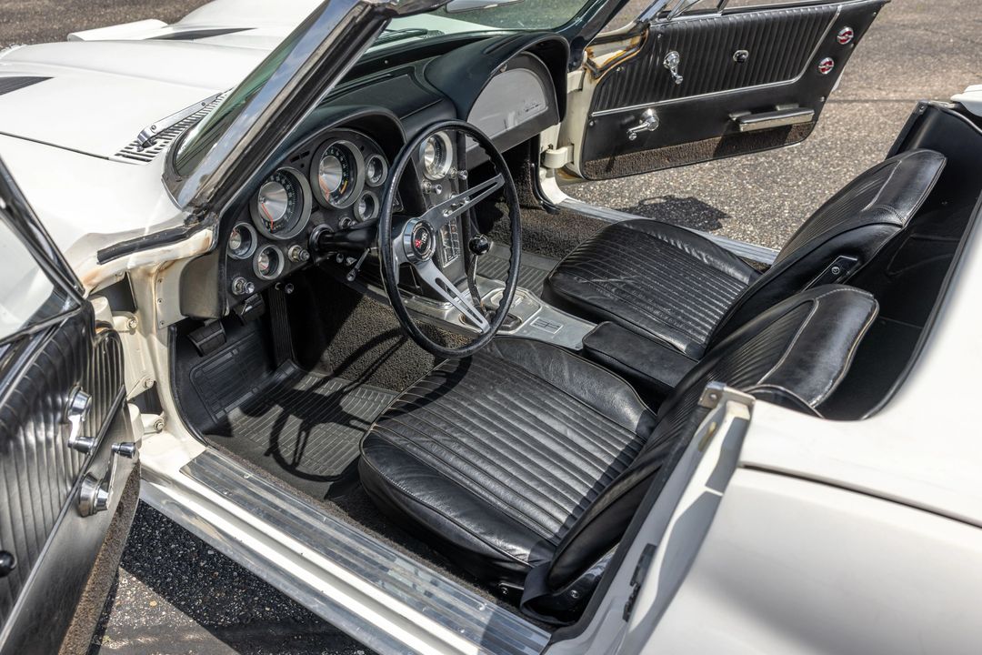 1963 CHEVROLET CORVETTE