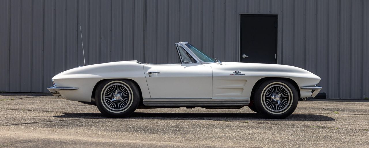 1963 CHEVROLET CORVETTE