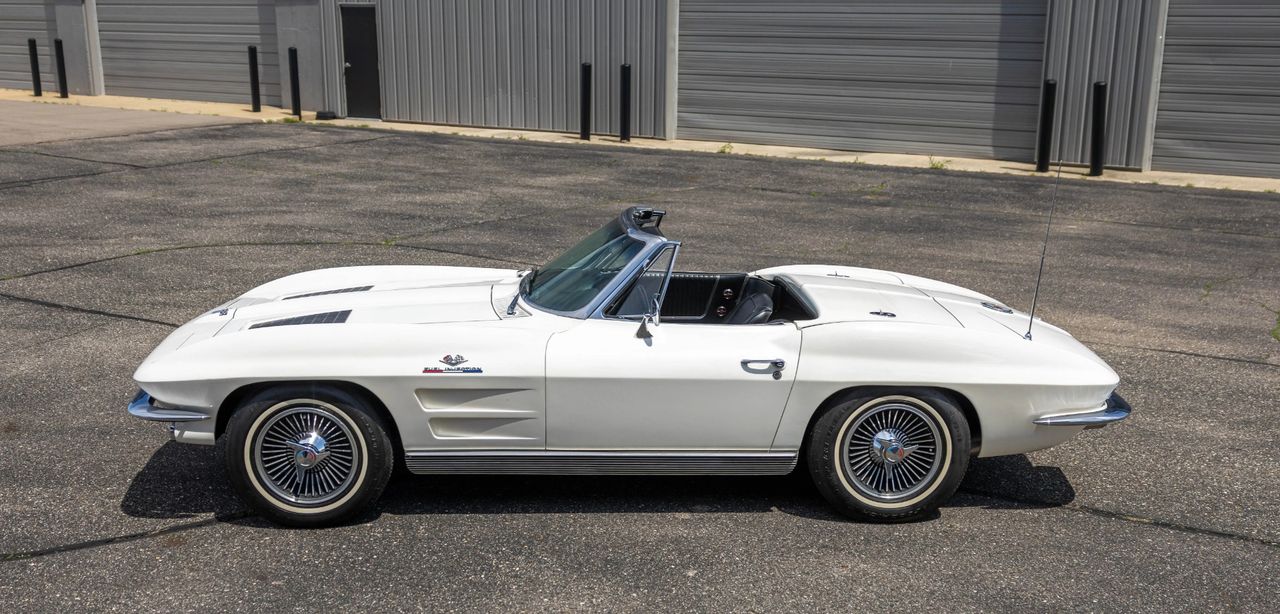 1963 CHEVROLET CORVETTE