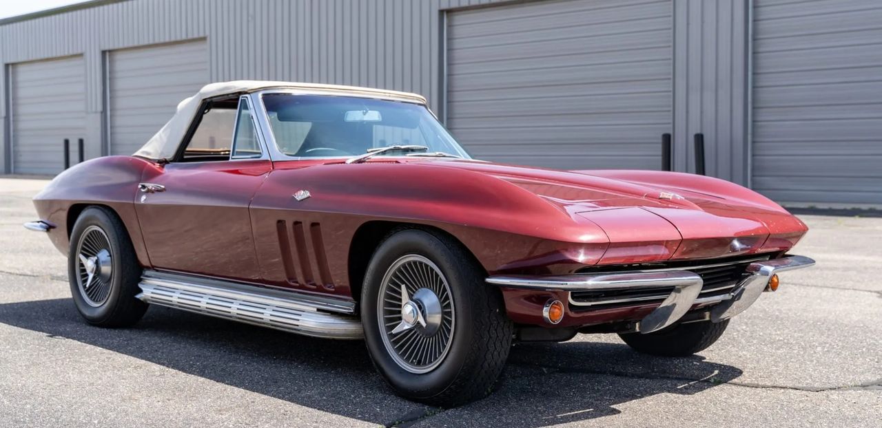 1965 CHEVROLET CORVETTE