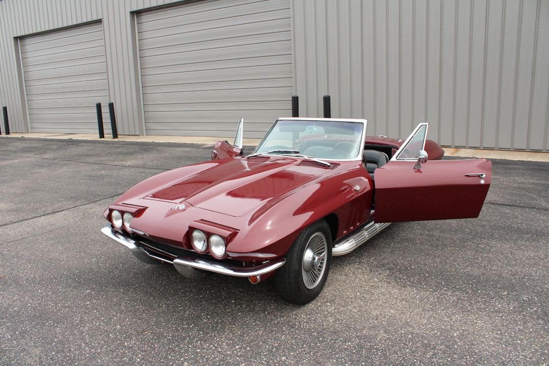 1965 CHEVROLET CORVETTE
