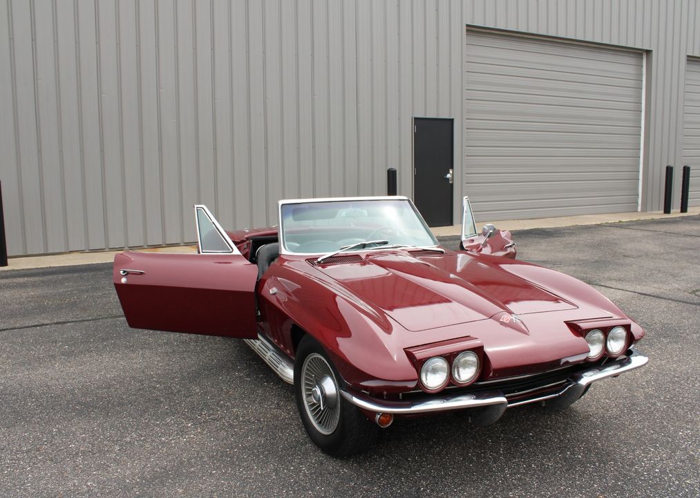 1965 CHEVROLET CORVETTE