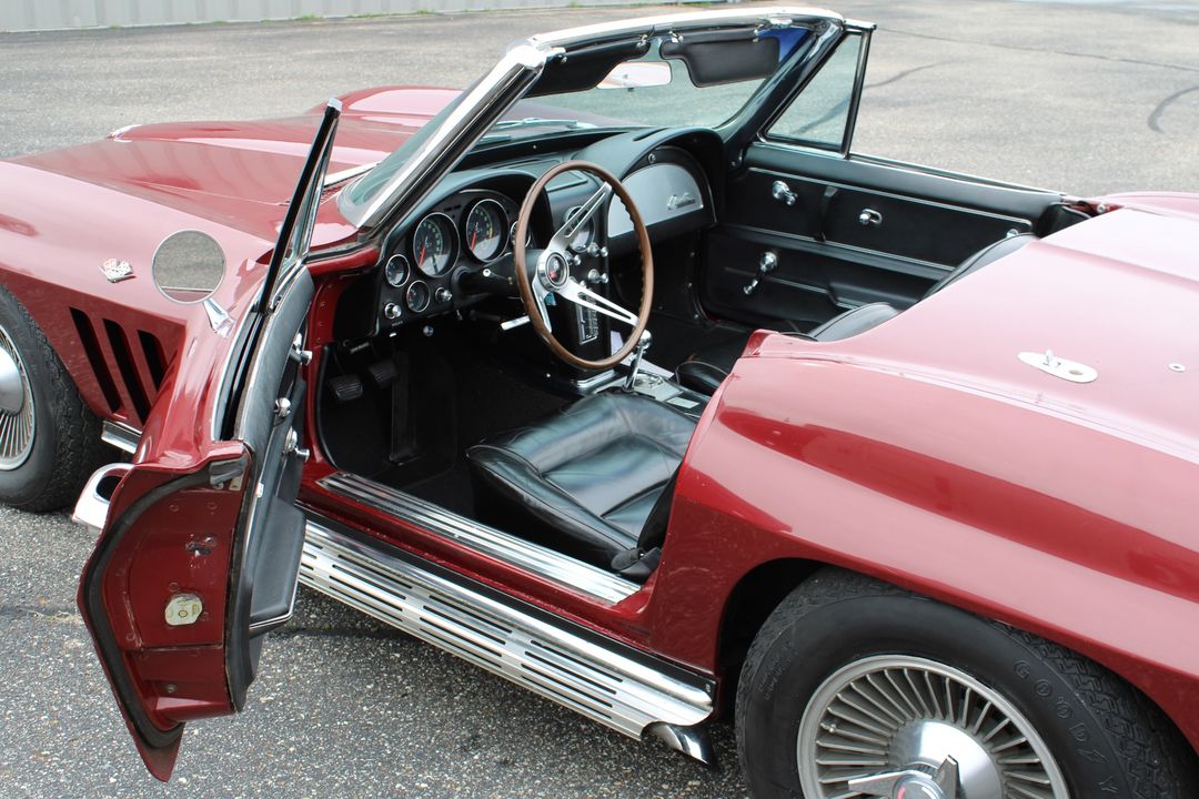 1965 CHEVROLET CORVETTE