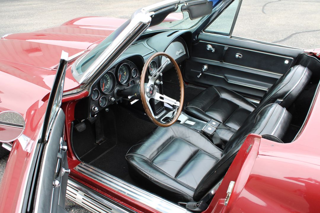 1965 CHEVROLET CORVETTE