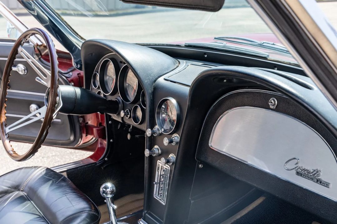 1965 CHEVROLET CORVETTE