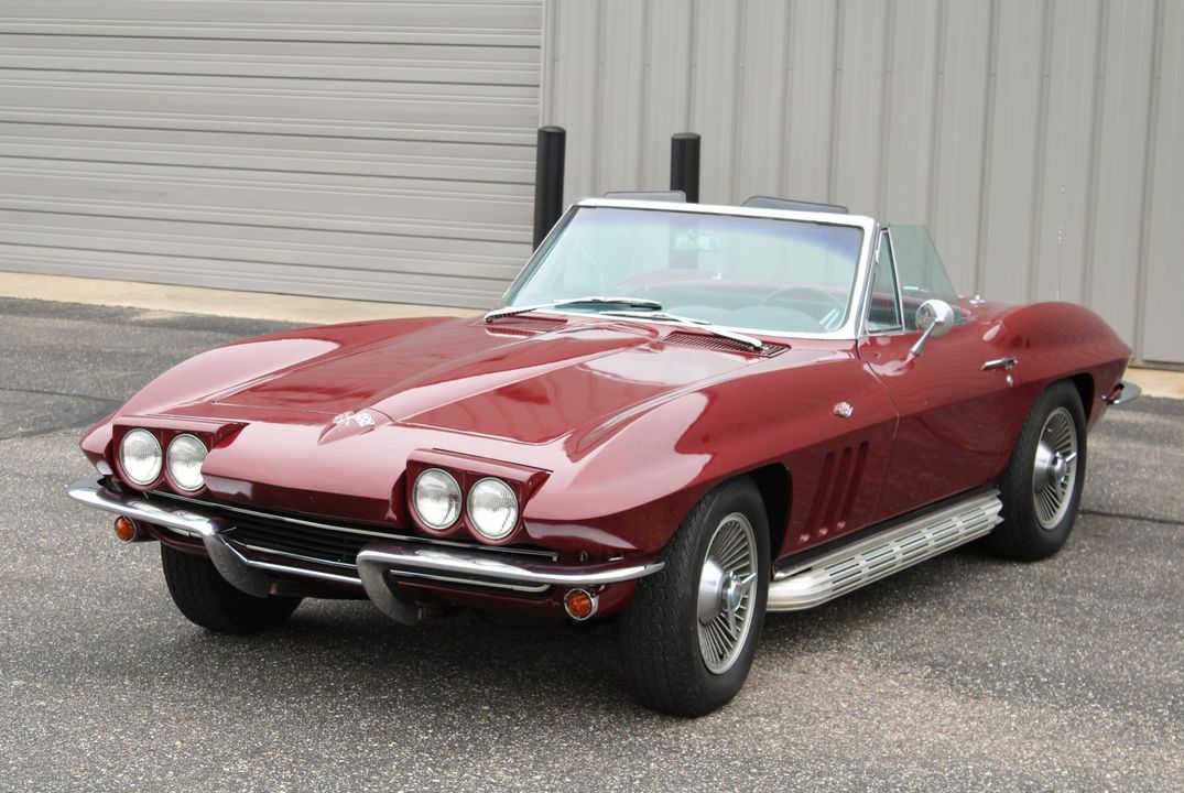 1965 CHEVROLET CORVETTE