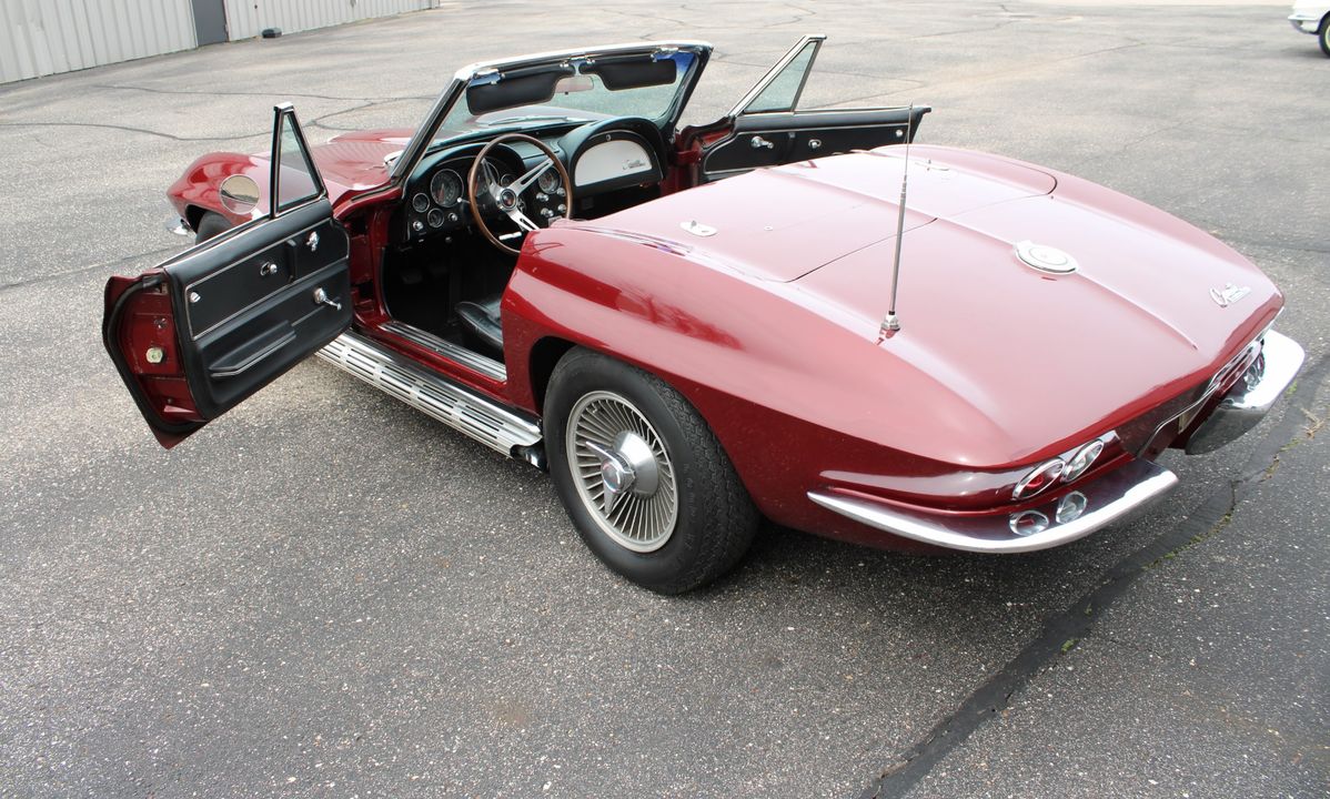 1965 CHEVROLET CORVETTE
