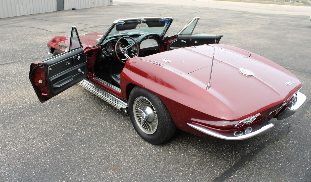 1965 CHEVROLET CORVETTE