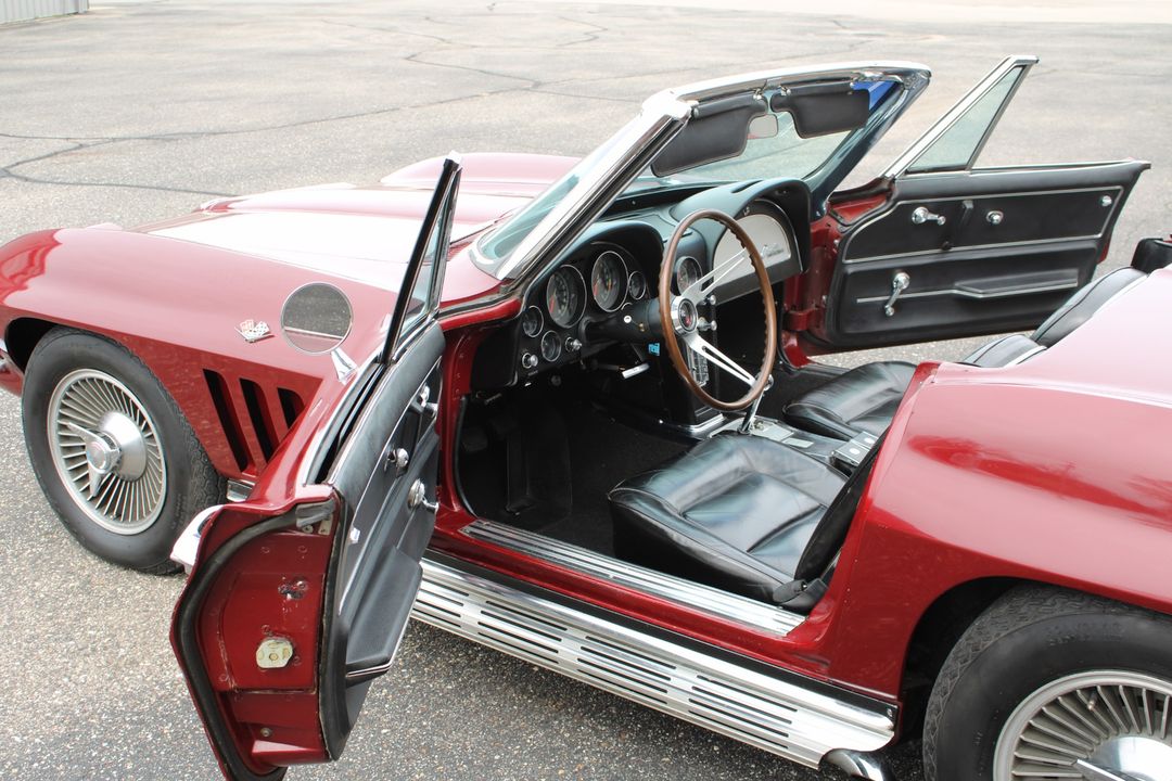 1965 CHEVROLET CORVETTE