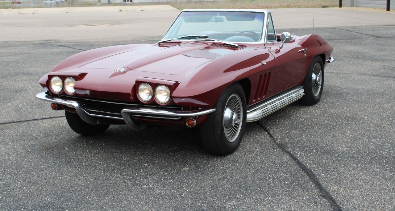 1965 CHEVROLET CORVETTE