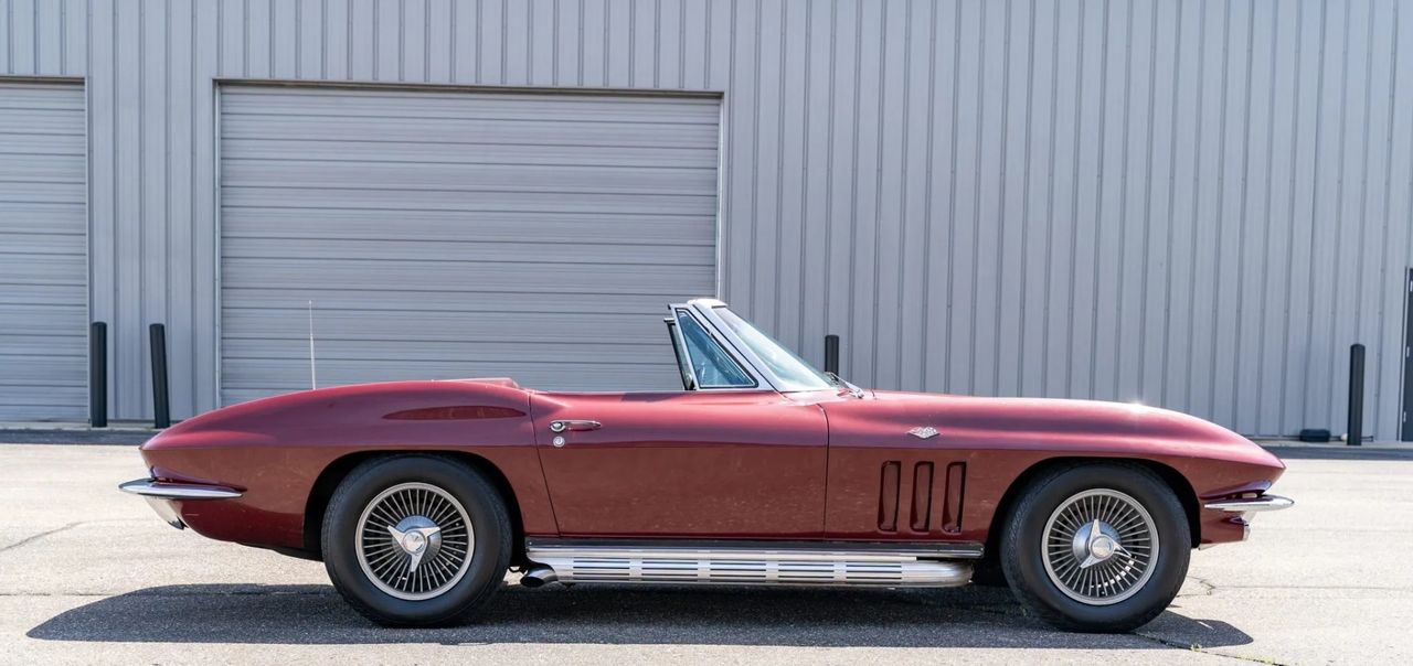 1965 CHEVROLET CORVETTE