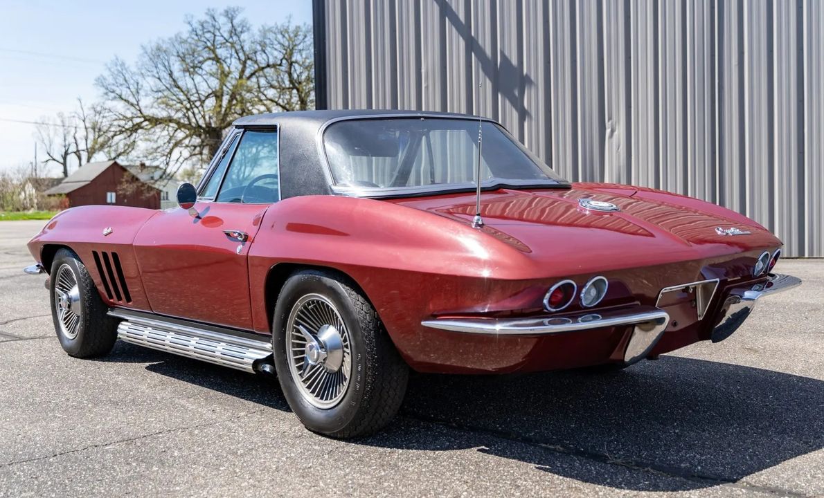 1965 CHEVROLET CORVETTE
