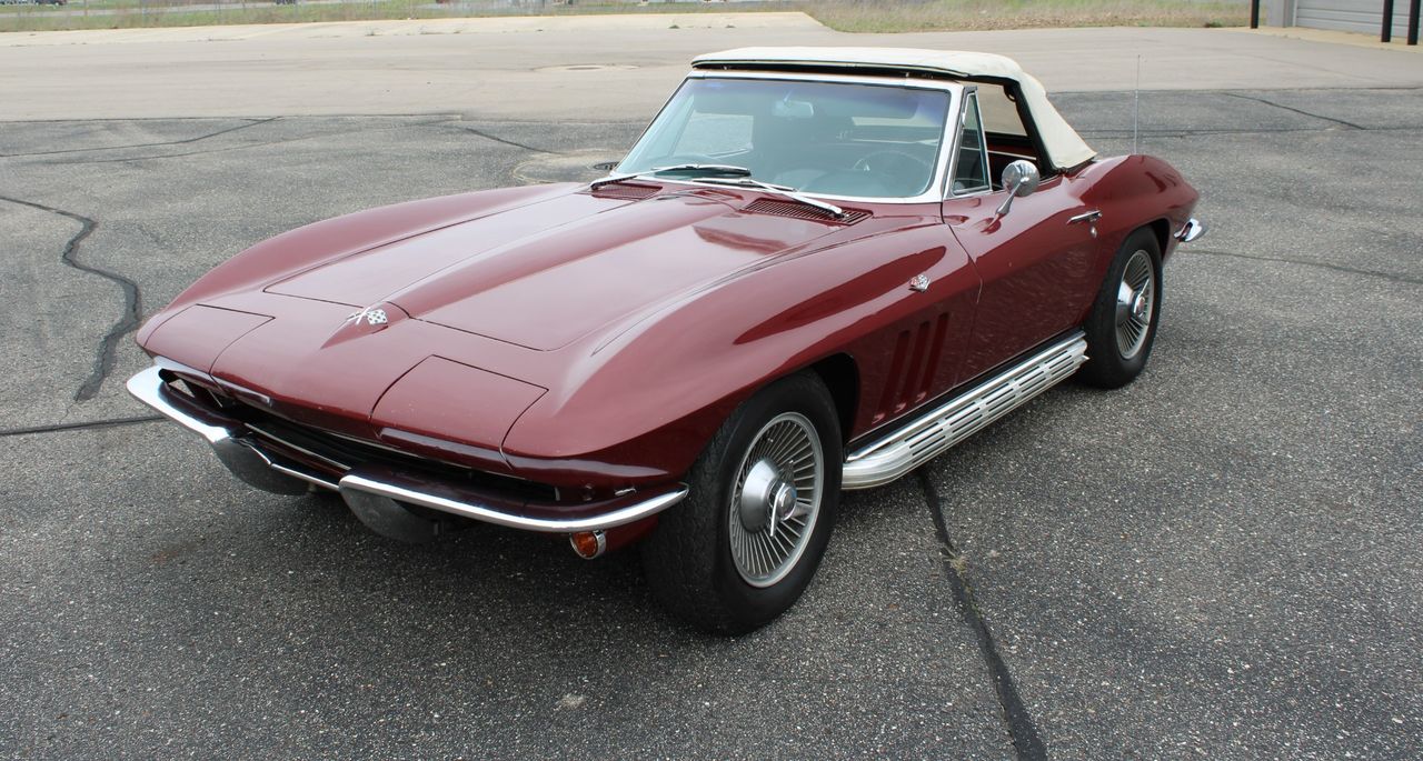 1965 CHEVROLET CORVETTE