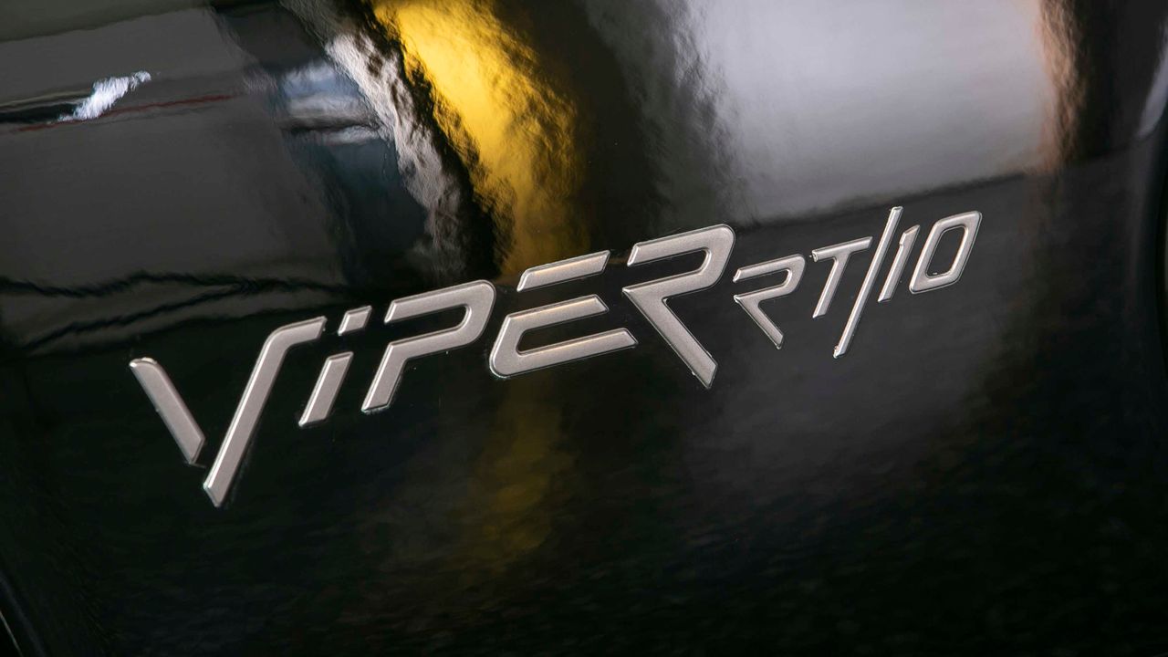 1995 DODGE VIPER