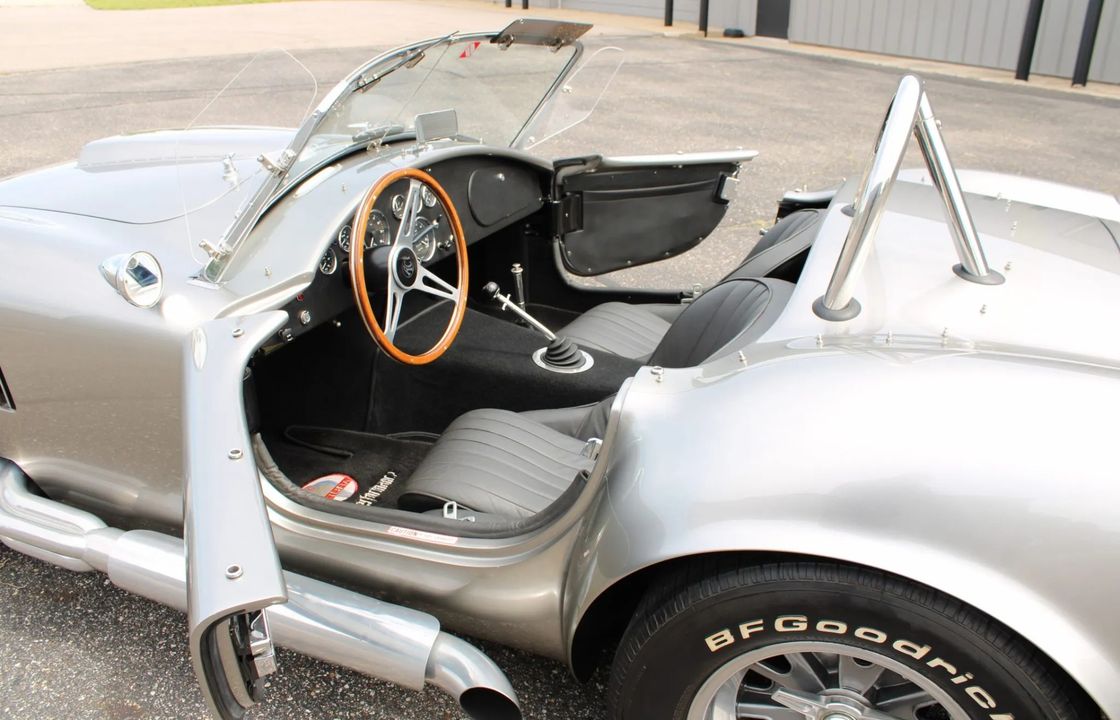1965 SUPERFORMANCE SHELBY COBRA REPLICA