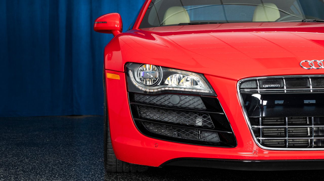 2010 AUDI R8