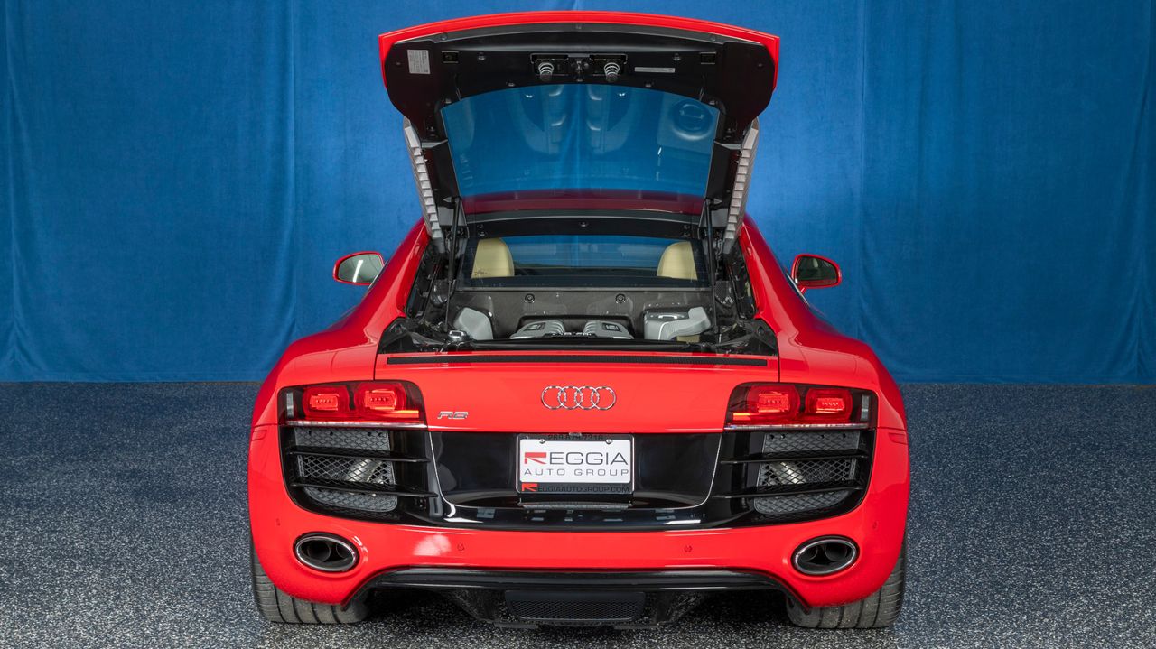 2010 AUDI R8
