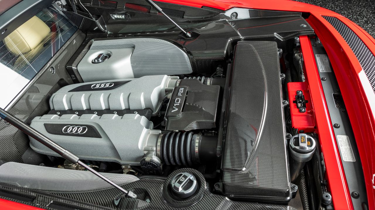 2010 AUDI R8